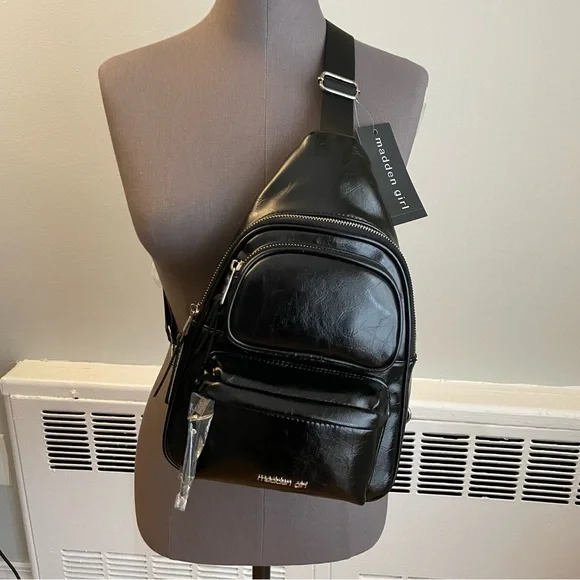 Madden girl black sling bag with adjustable strap - Picture 2 of 6